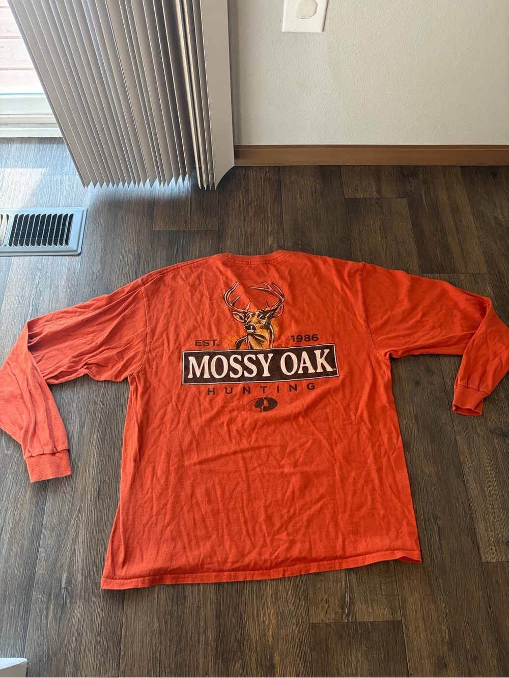 Mossy Oak Men’s Dark Orange Hunting Buck Long Sleeve Shirt Size Large